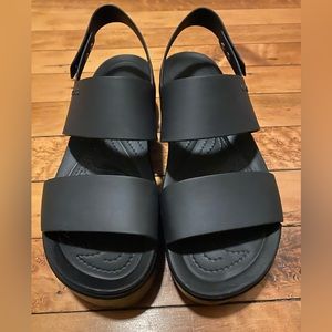 CROCS Brooklyn Low Wedge Black - 10W